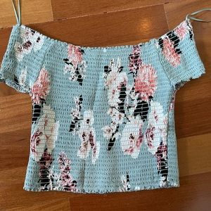 Medium Kendall & Kylie top